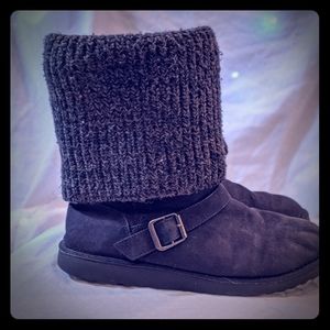 Uggh like boots from old Navy 8